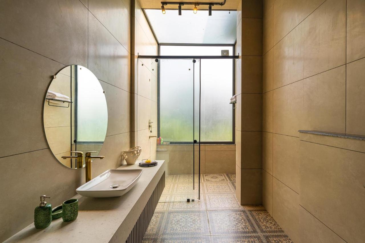 Stayvista'S Anantam - Luxury 4Br Villa With Huge Swimming Pool In Delhi New Delhi Extérieur photo